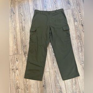 L.L.Bean Men’s Cargo Pants – Size 36x31 – Olive Green